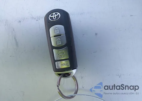 2017 Toyota Yaris Ia из США, поврежденный, VIN 3MYDLBYV3HY192036